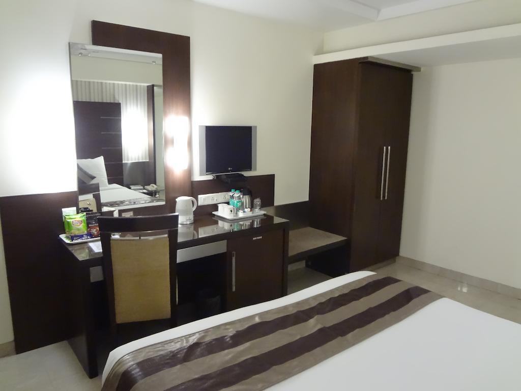 Hotel Suba Galaxy מומביי מראה חיצוני תמונה